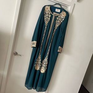 Beautiful two toned green with beige abaya/kaftan.